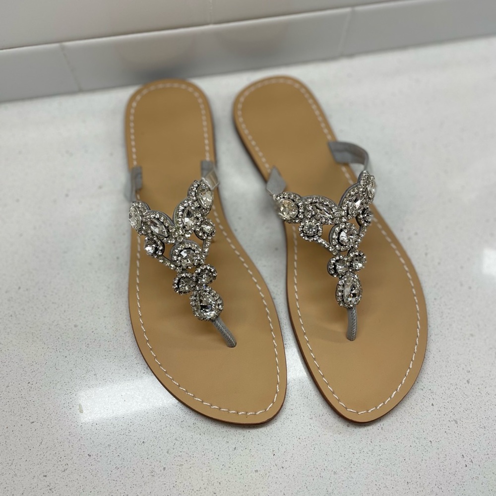 Women's Rhinestone Flat Sandal. Fashion Crystal Flip Flop with Jewels